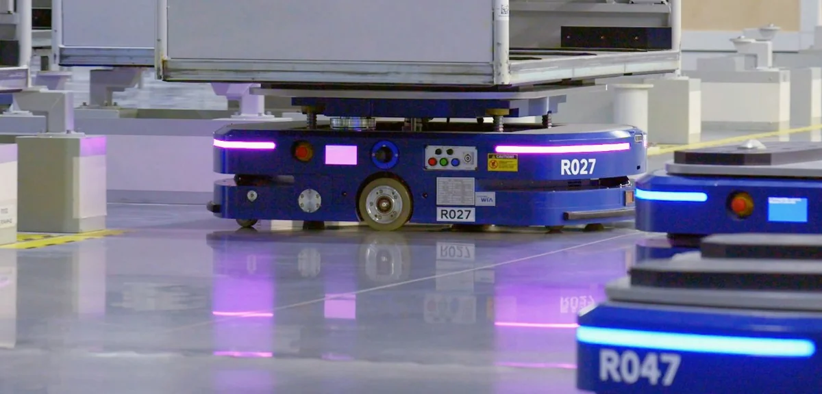 Roue motrice à bandage polyuréthane d'un AGV de transport de chariots